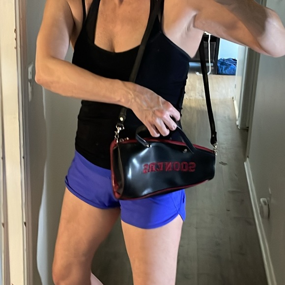 OU Boomer Sooner Megaphone Purse Cheerleader Zipper Pull Oklahoma University - Picture 3 of 12